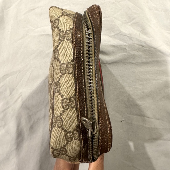 Vintage Gucci cosmetic bag - Picture 2 of 9